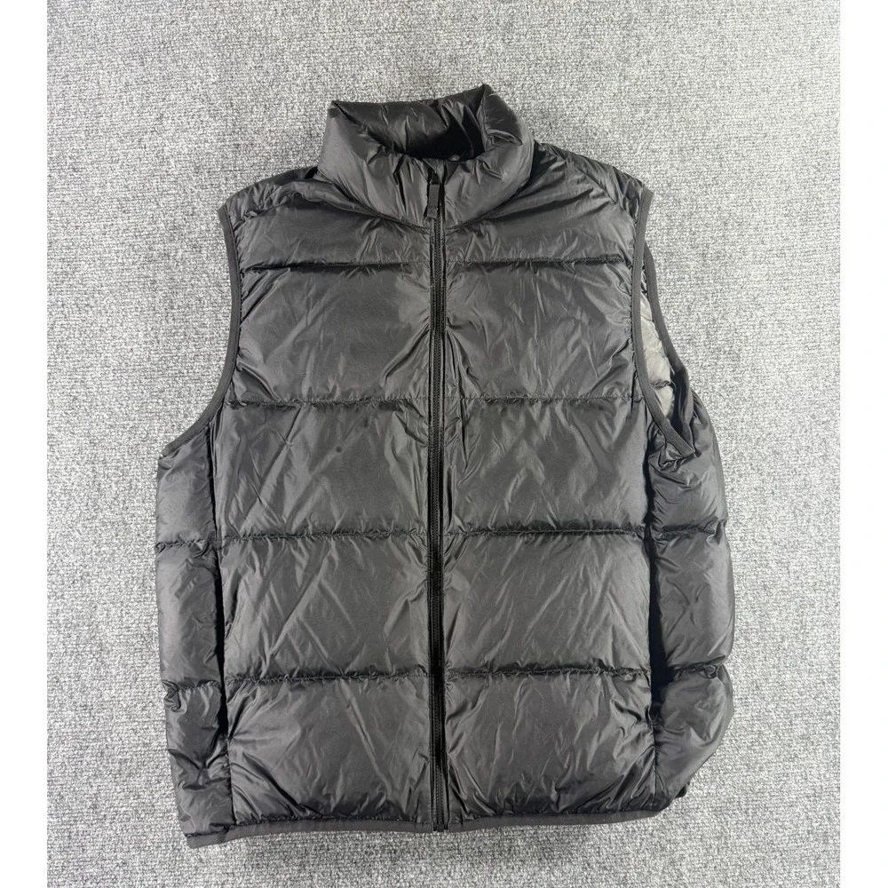 Uniqlo Ultra Light Down Vest Mens Medium Black Puffer‎ Full Zip Water Repellent